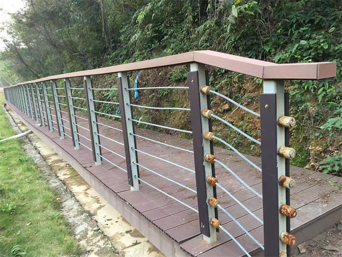 公路防护栏生产厂家_大量现货当地品牌