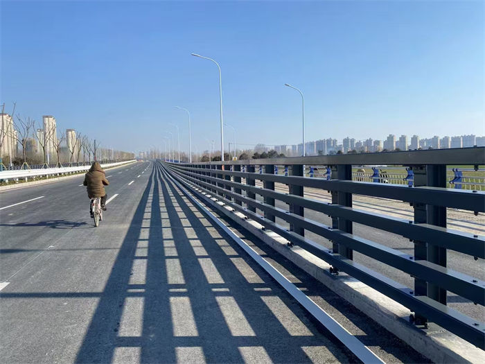 优惠的园林景区道路灯光护栏厂家实力商家