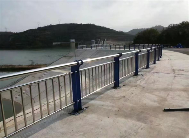 护栏304不锈钢复合管品质优选现货供应
