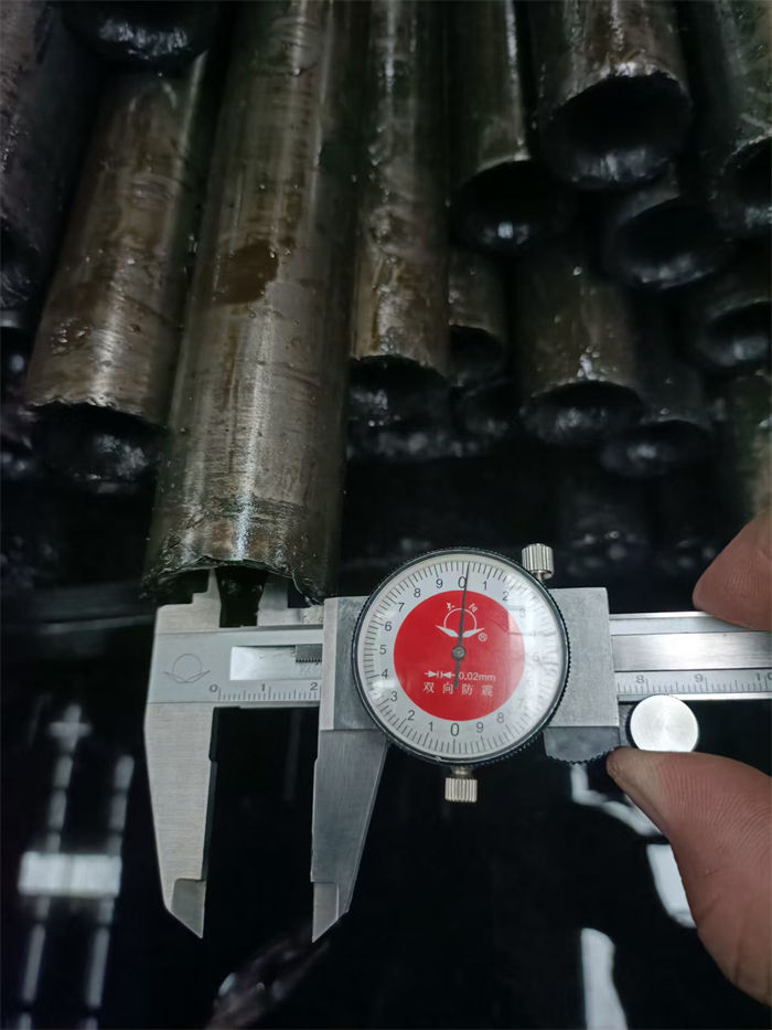 【无缝钢管】-20CrMo合金管用心做产品